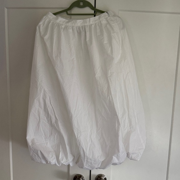 GAP Women's Crisp White Bubble Hem Midi skirt size medium m NEW w tag - Picture 4 of 5